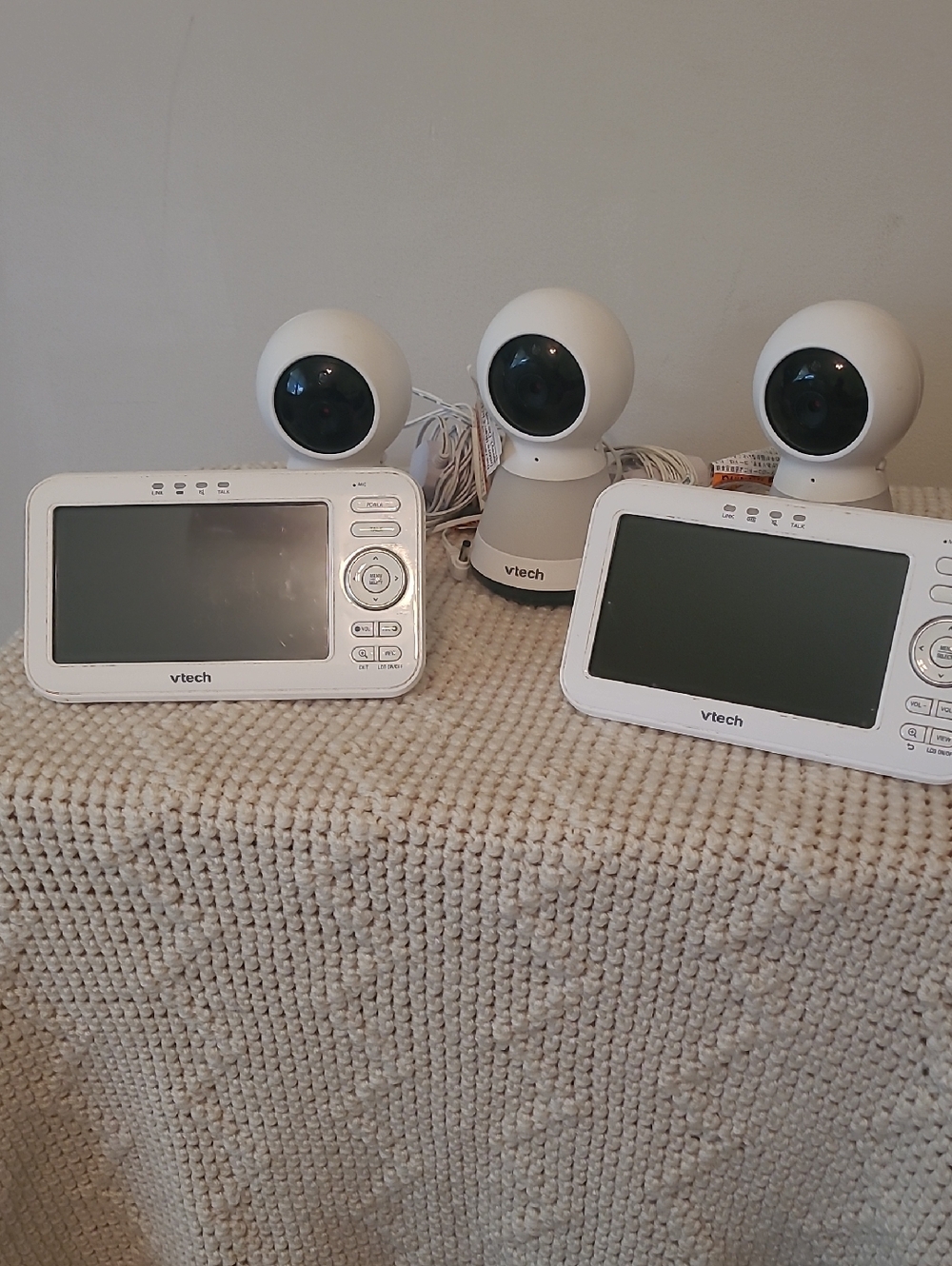 VTech White Digital Camera Baby Monitor System - 2 Monitors & 3 Cameras